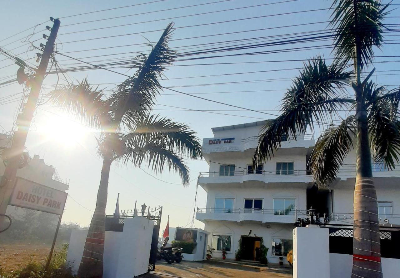 Hotel Daisy Park Siddharthanagar Exterior foto